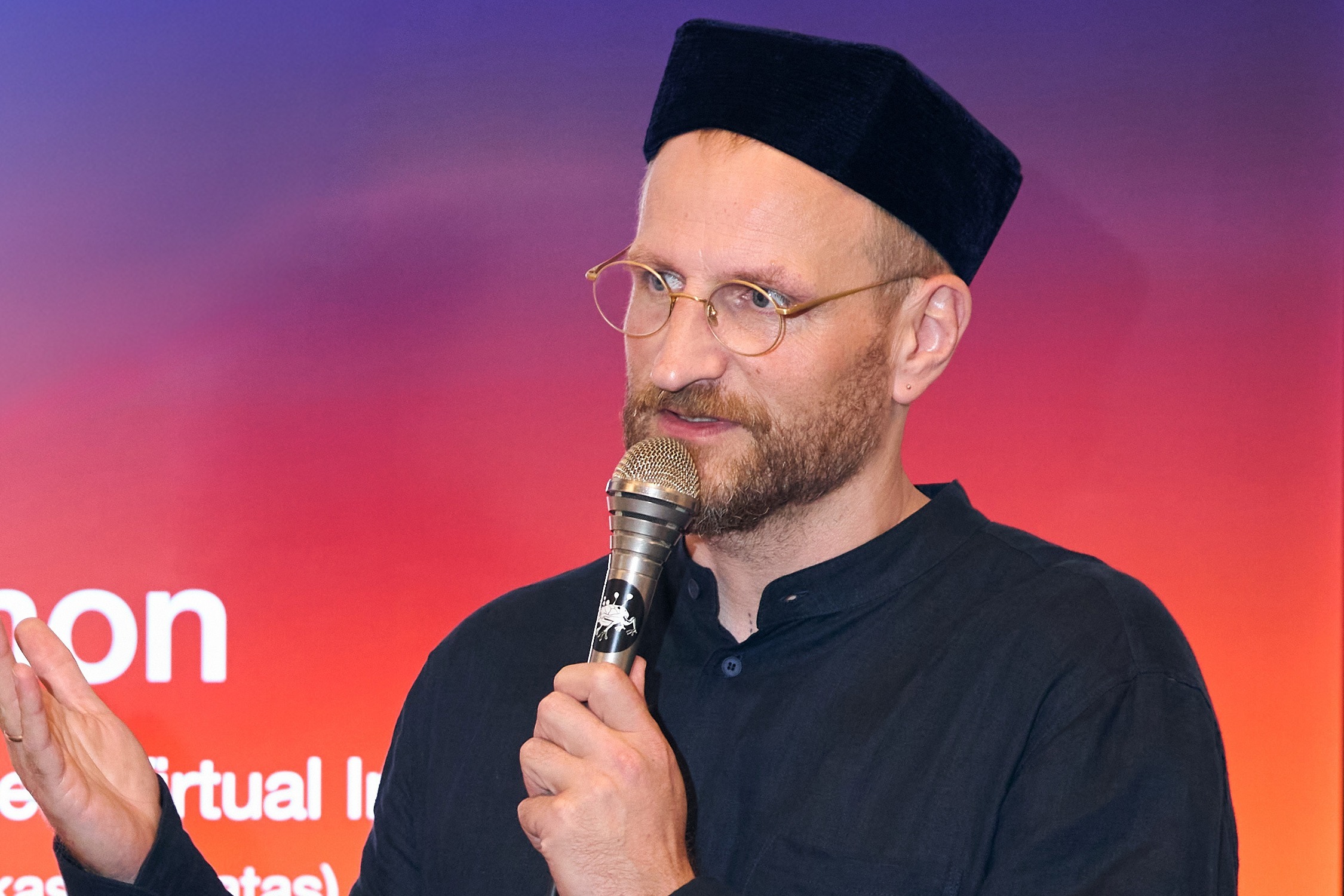 Презентация OSMON в арт-резиденции «Namuna» от резидента Матаса Петрикаса