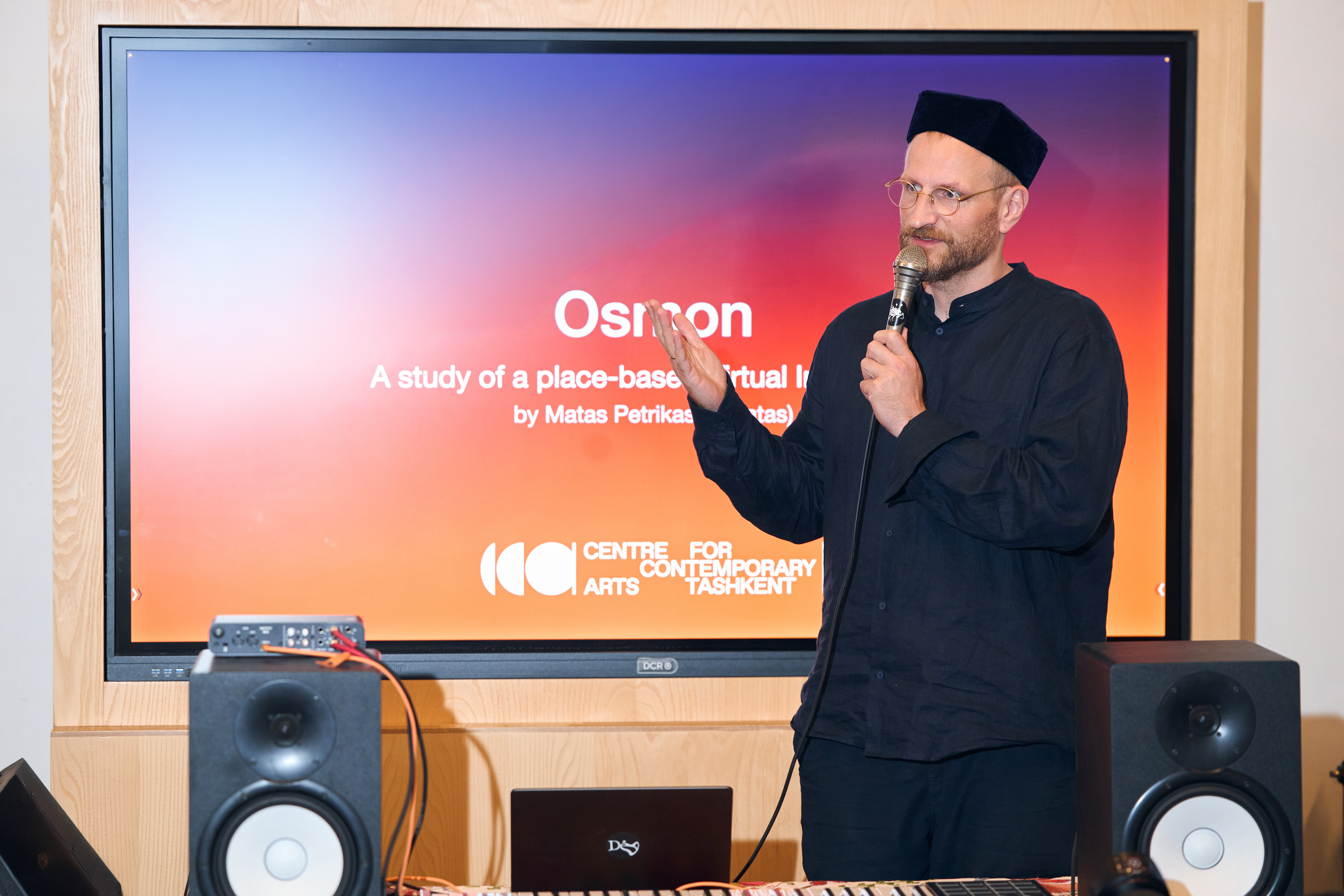 Презентация OSMON в арт-резиденции «Namuna» от резидента Матаса Петрикаса